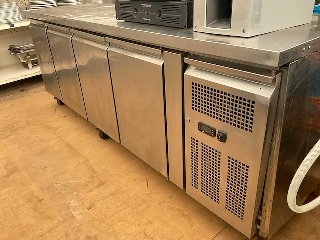 Polar g598-e koelwerkbank met 4 deuren - afbeelding 1 van  7