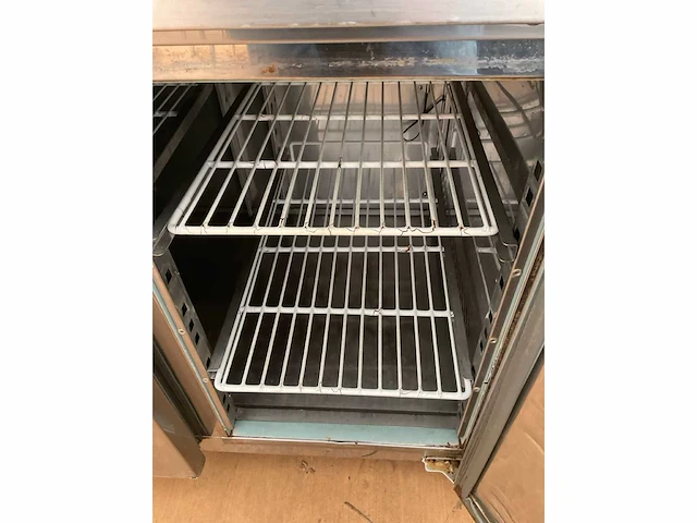 Polar g598-e koelwerkbank met 4 deuren - afbeelding 2 van  7