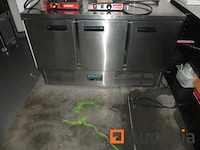 Polar refrigeration 3-deurs koelvitrine - afbeelding 1 van  4