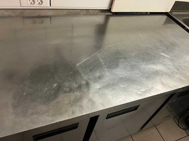 Polar sec903 / g622-5 – professionele rvs koelwerkbank (3 deuren) - afbeelding 10 van  13