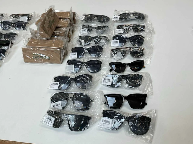 Polaroid zonnebril (16x) - afbeelding 1 van  10