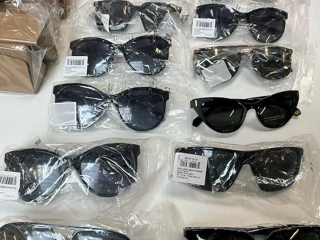 Polaroid zonnebril (16x) - afbeelding 4 van  10