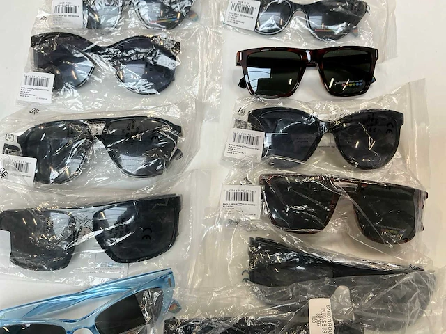 Polaroid zonnebril (16x) - afbeelding 4 van  10