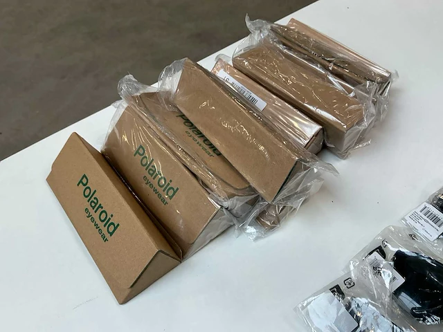 Polaroid zonnebril (16x) - afbeelding 7 van  10