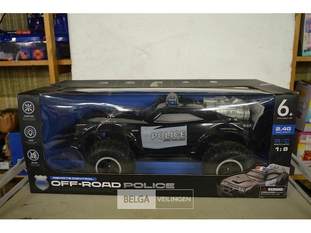 Police auto off road - afbeelding 1 van  4