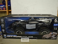 Police auto off road - afbeelding 1 van  4