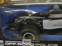 Police auto off road - afbeelding 2 van  4