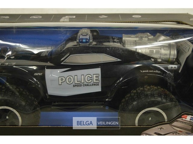 Police auto off road - afbeelding 3 van  4