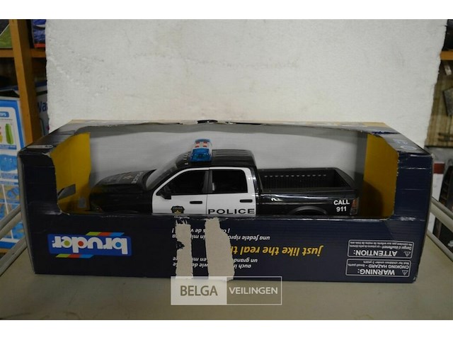 Police pick up - afbeelding 1 van  4