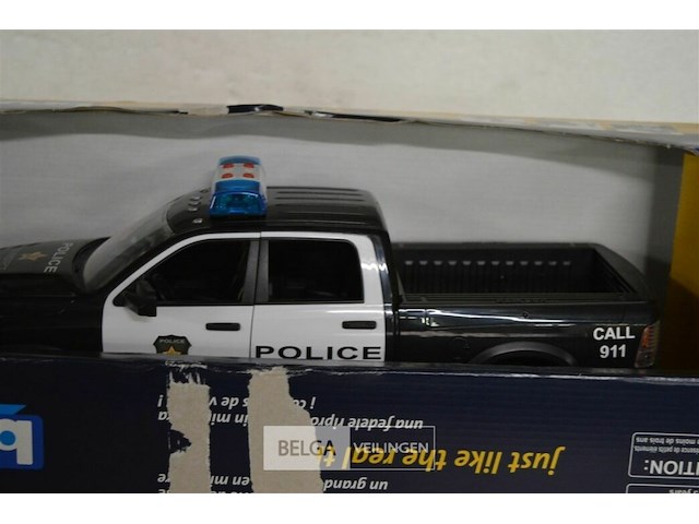 Police pick up - afbeelding 3 van  4