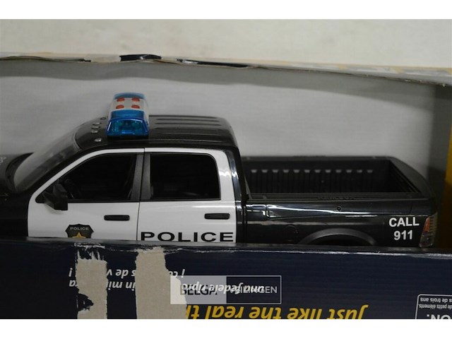 Police pick up - afbeelding 4 van  4