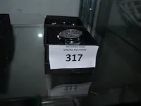 Polshorloge zilverkleurig, zilverkleurige armband - afbeelding 2 van  3