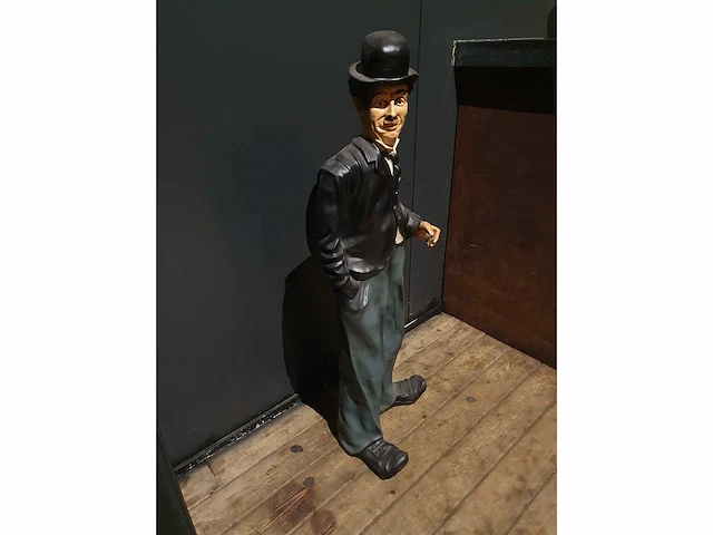 Polyester charlie chaplin beeld - afbeelding 3 van  4