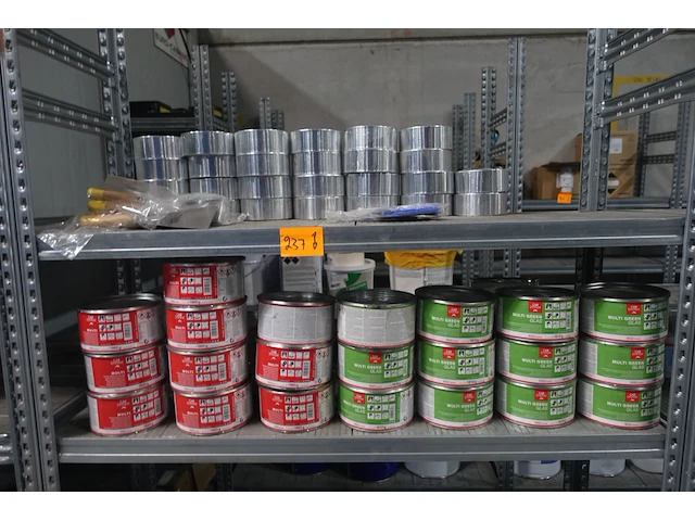 Polyster filler + polyster glasvezelplamuuur car system - afbeelding 1 van  6