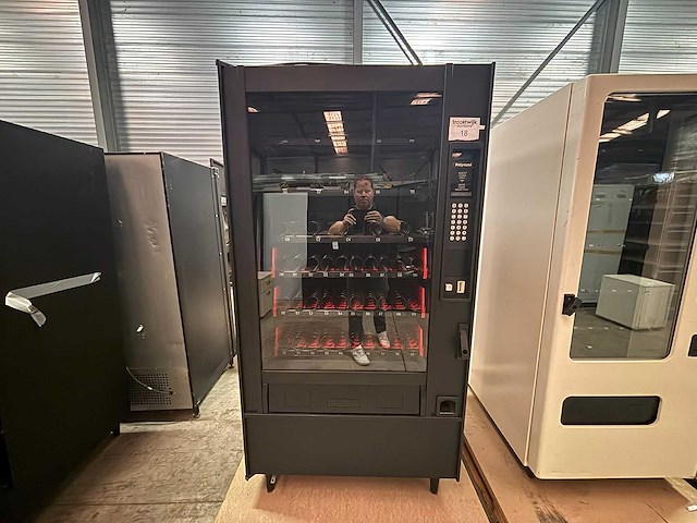 Polyvend - verkoopautomaat - afbeelding 6 van  6