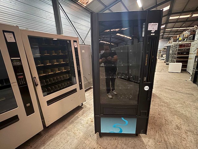 Polyvend - verkoopautomaat - afbeelding 4 van  4