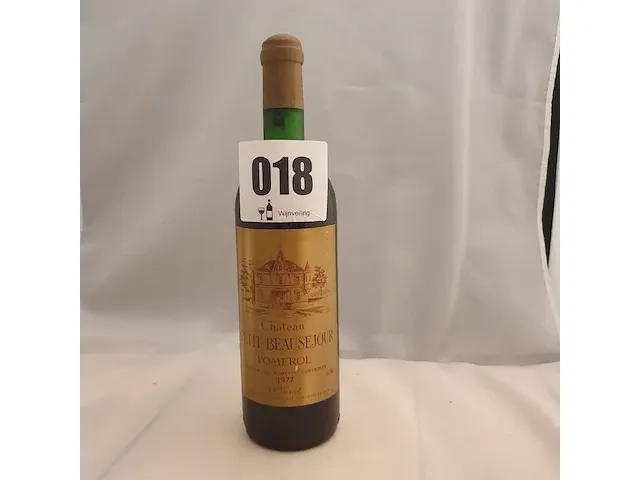 Pomerol château petit - beausejour 750ml 1977 - afbeelding 1 van  6