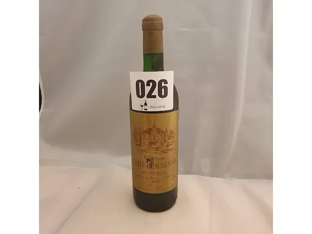 Pomerol château petit - beausejour 750ml 1977 - afbeelding 1 van  6