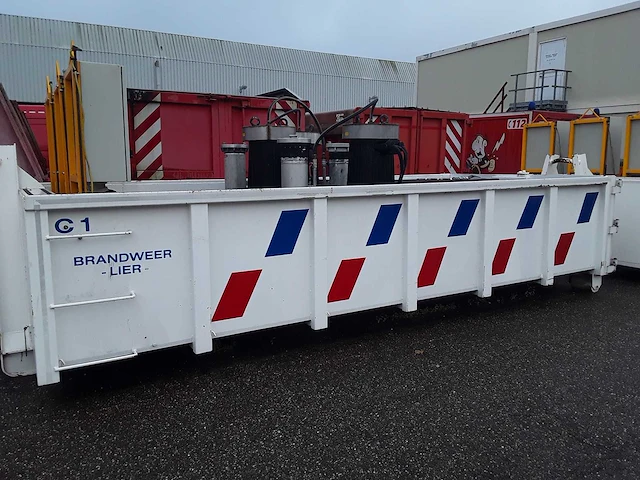 Pompcontainer met 3 pompunits - afbeelding 1 van  5