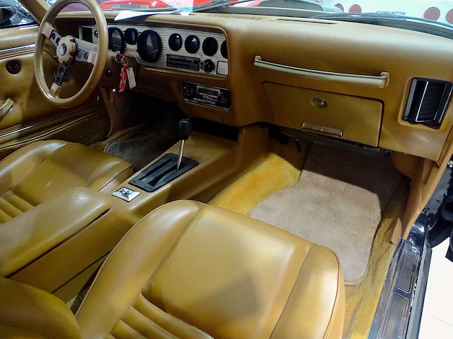 Pontiac '79 firebird trans am 6.6 v8 '10th anniversary' - afbeelding 14 van  53