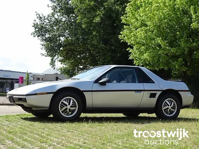 Pontiac fiero 2m6 se (topstaat) - afbeelding 2 van  50