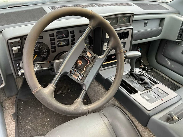 Pontiac fiero oldtimer - afbeelding 3 van  24