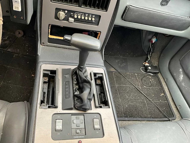 Pontiac fiero oldtimer - afbeelding 4 van  24