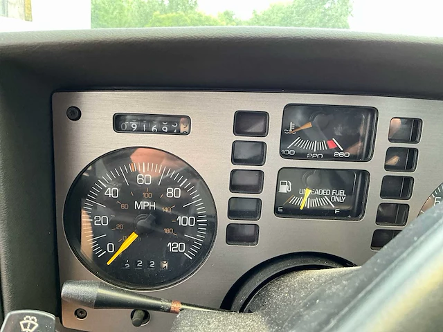 Pontiac fiero oldtimer - afbeelding 7 van  24