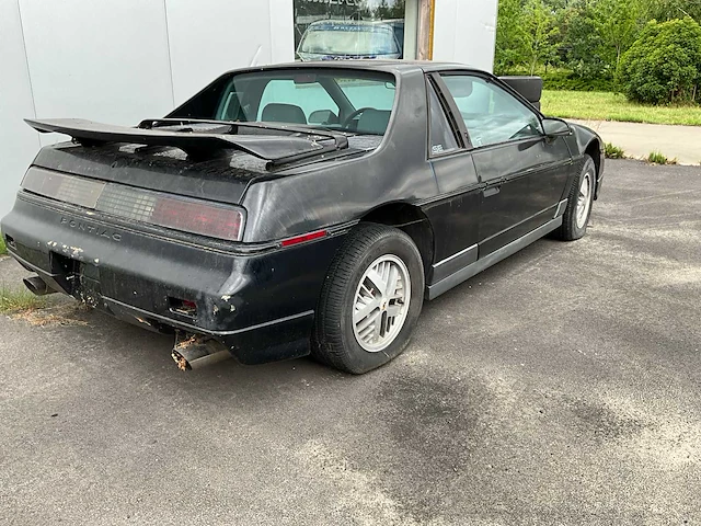 Pontiac fiero oldtimer - afbeelding 18 van  24