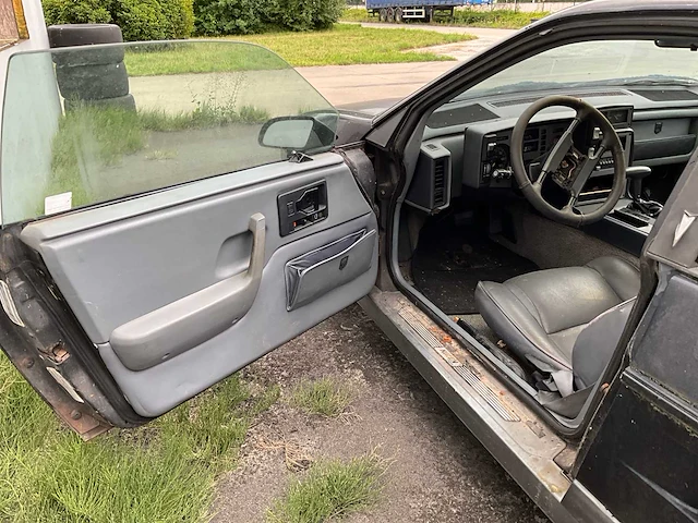 Pontiac fiero oldtimer - afbeelding 24 van  24