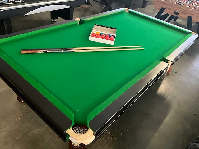 Pooltafel massief hout - afbeelding 1 van  9