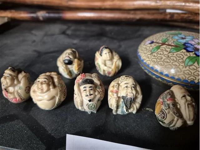 Popjes en cloissone schaaltje - afbeelding 2 van  3