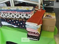 Poppy editie 16 boek & diverse stoffen op rol/houder - afbeelding 1 van  6