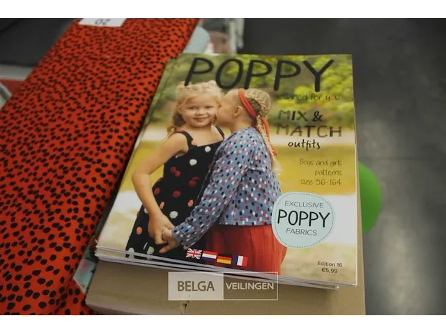 Poppy editie 16 boek & diverse stoffen op rol/houder - afbeelding 6 van  6
