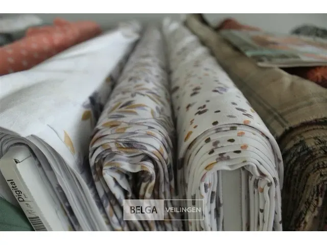 Poppy editie 20 boek & diverse stoffen op rol/houder - afbeelding 4 van  6