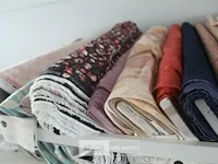 Poppy editie 20 boek & diverse stoffen op rol/houder - afbeelding 6 van  6