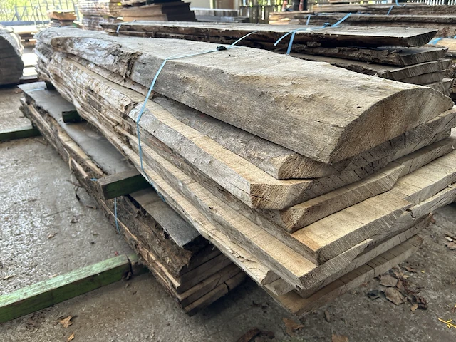 Populier stam - lengtes 3100mm-3300m - afbeelding 1 van  4