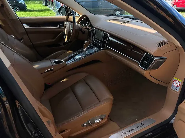 Porsche - panamera - personenauto - afbeelding 3 van  33