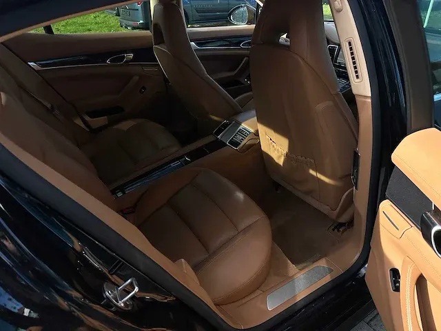 Porsche - panamera - personenauto - afbeelding 5 van  33
