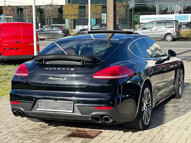 Porsche - panamera - personenauto - afbeelding 16 van  33