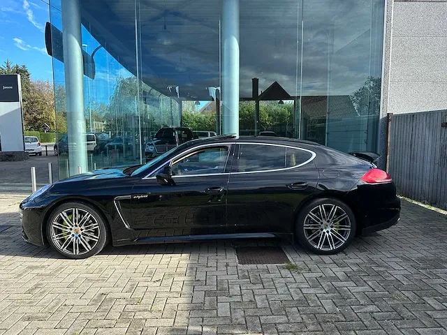 Porsche - panamera - personenauto - afbeelding 20 van  33