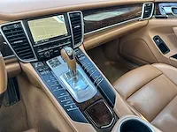 Porsche - panamera - personenauto - afbeelding 32 van  33