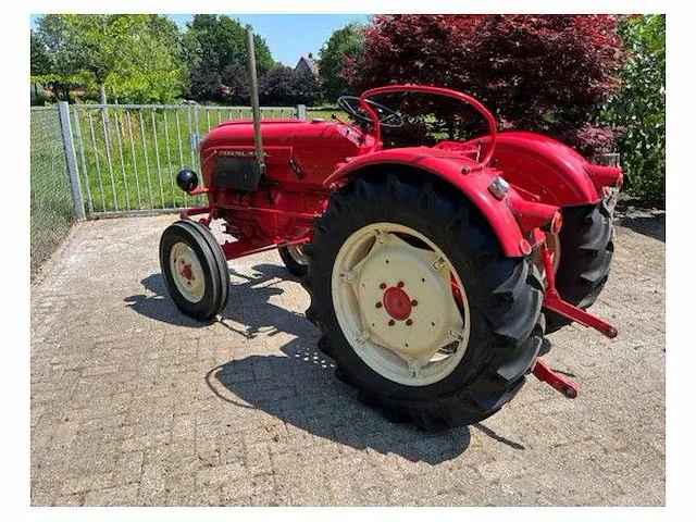 Porsche - t217 - oldtimer tractor - afbeelding 1 van  11