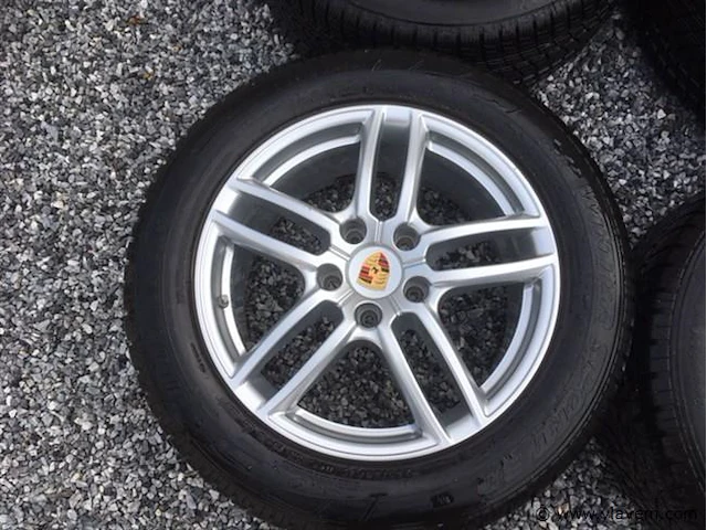 Porsche 19 inch velgen met banden - afbeelding 14 van  14