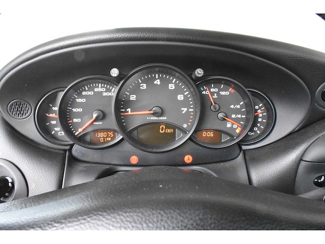 Porsche 911-996 carrera - afbeelding 24 van  32