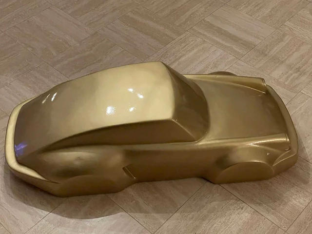 Porsche 911 sculptuur 140cm gold - afbeelding 3 van  5