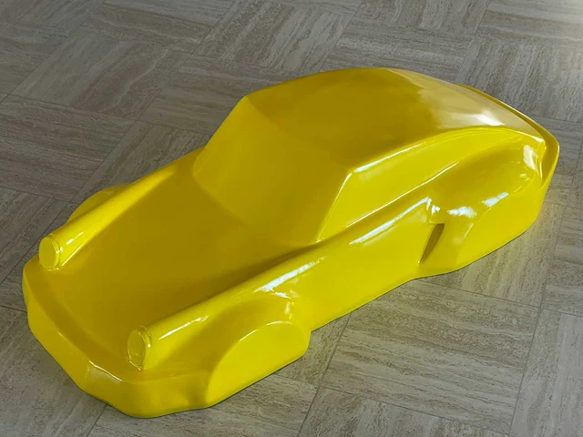Porsche 911 sculptuur 140cm yellow - afbeelding 1 van  4