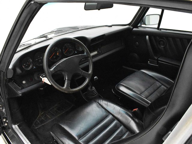 Porsche 911 targa - afbeelding 18 van  60