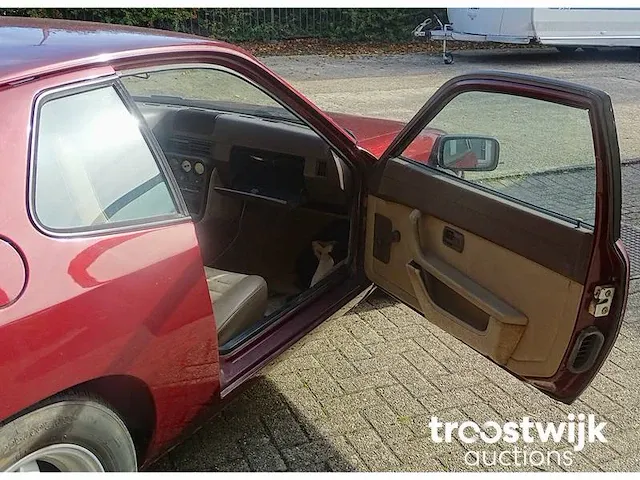 Porsche 924 (barn-find) - afbeelding 4 van  30