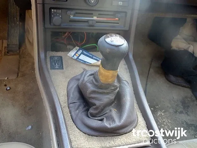 Porsche 924 (barn-find) - afbeelding 14 van  30